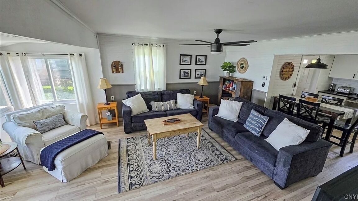 Photo of Livingroom in Auburn