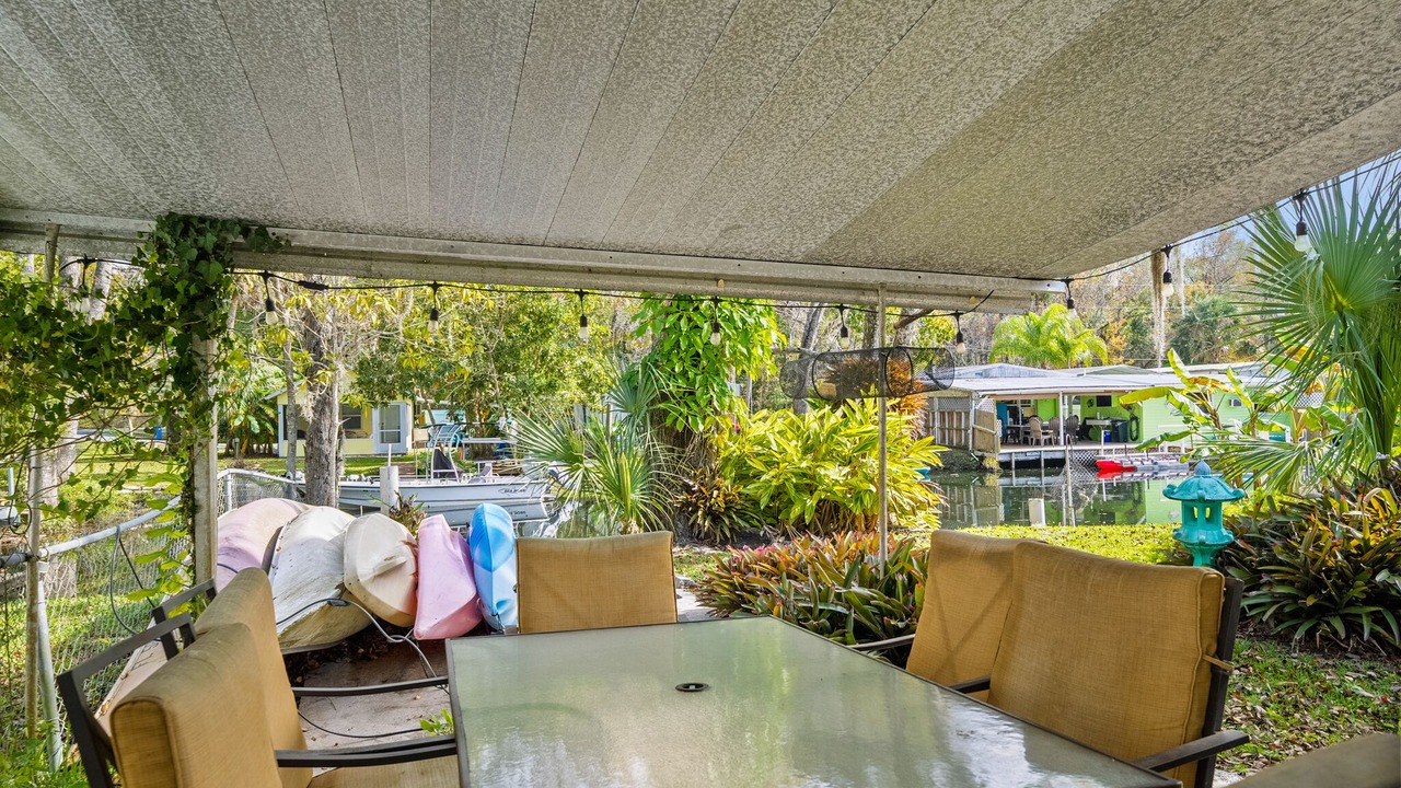 Photo of Outdoor in Weeki Wachee Gardens