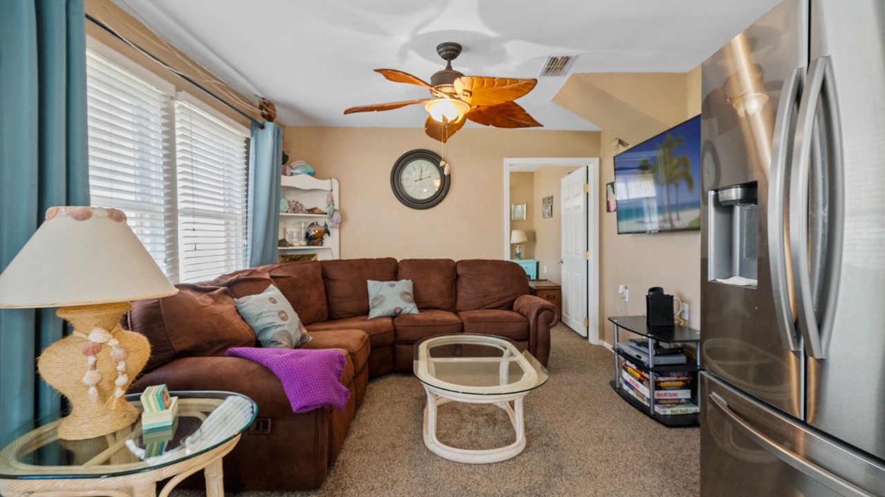 Photo of Livingroom in Weeki Wachee Gardens