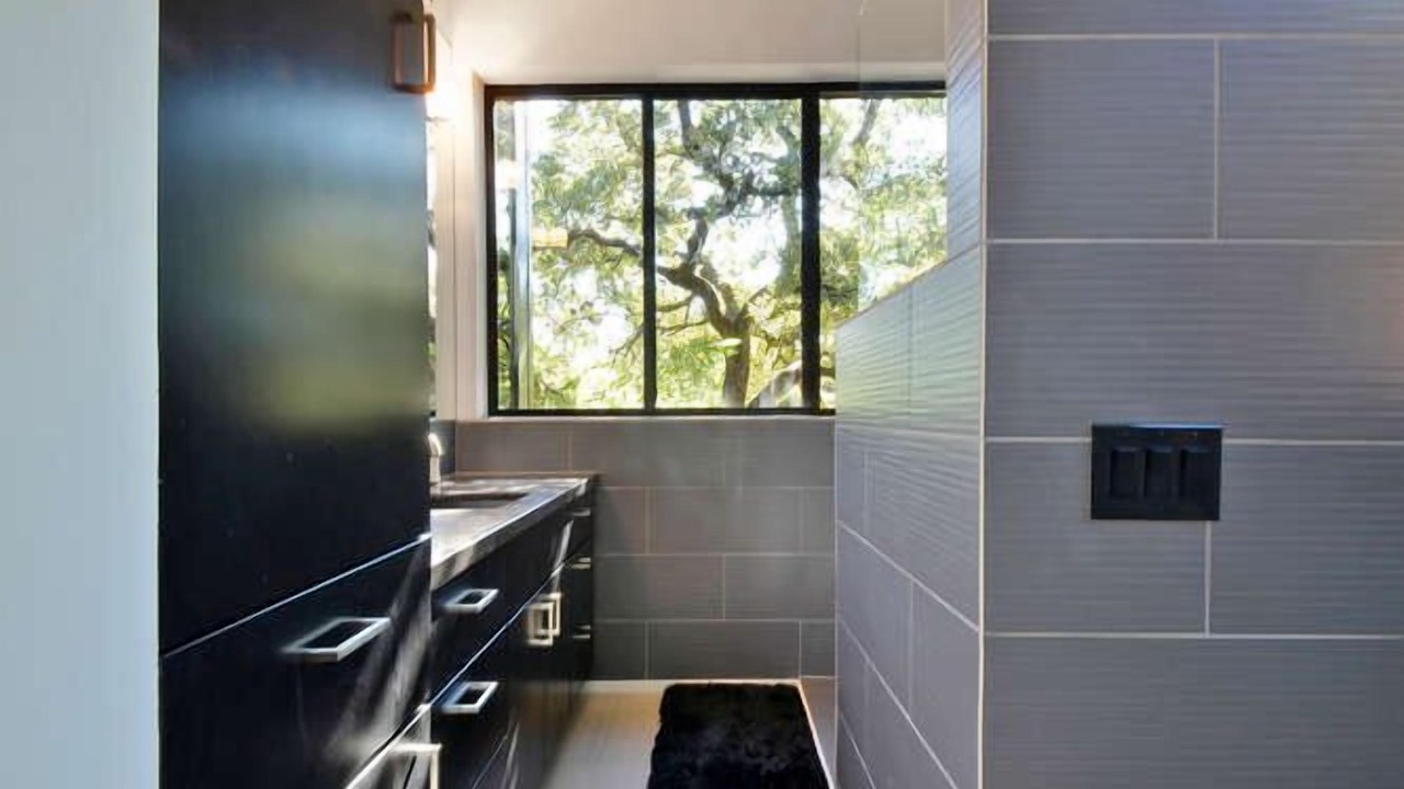 Photo of Bathroom in Bouldin