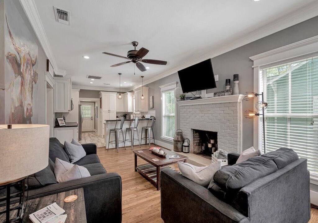 Photo of Livingroom in Nacogdoches