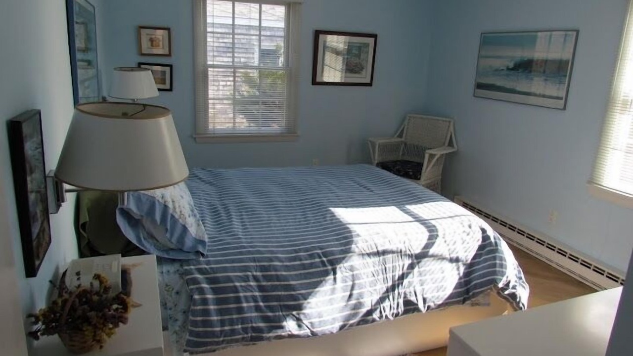 Photo of Bedroom in West of Town
