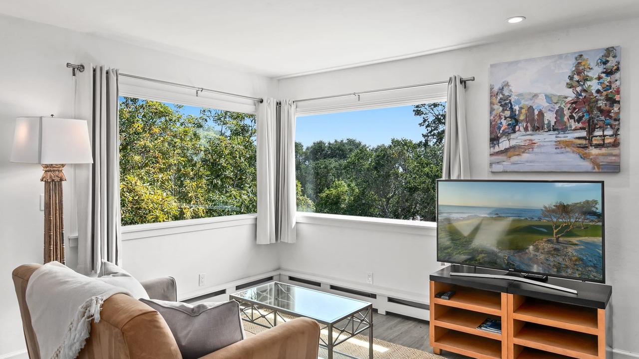 Photo of Livingroom in Northeast Carmel