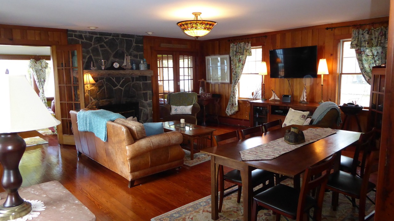 Photo of Bedroom in De Peyster