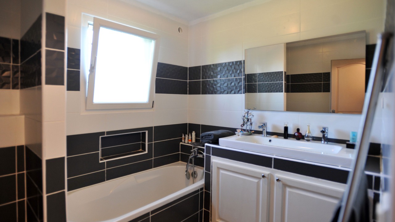 Photo of Bathroom in Ventiseri