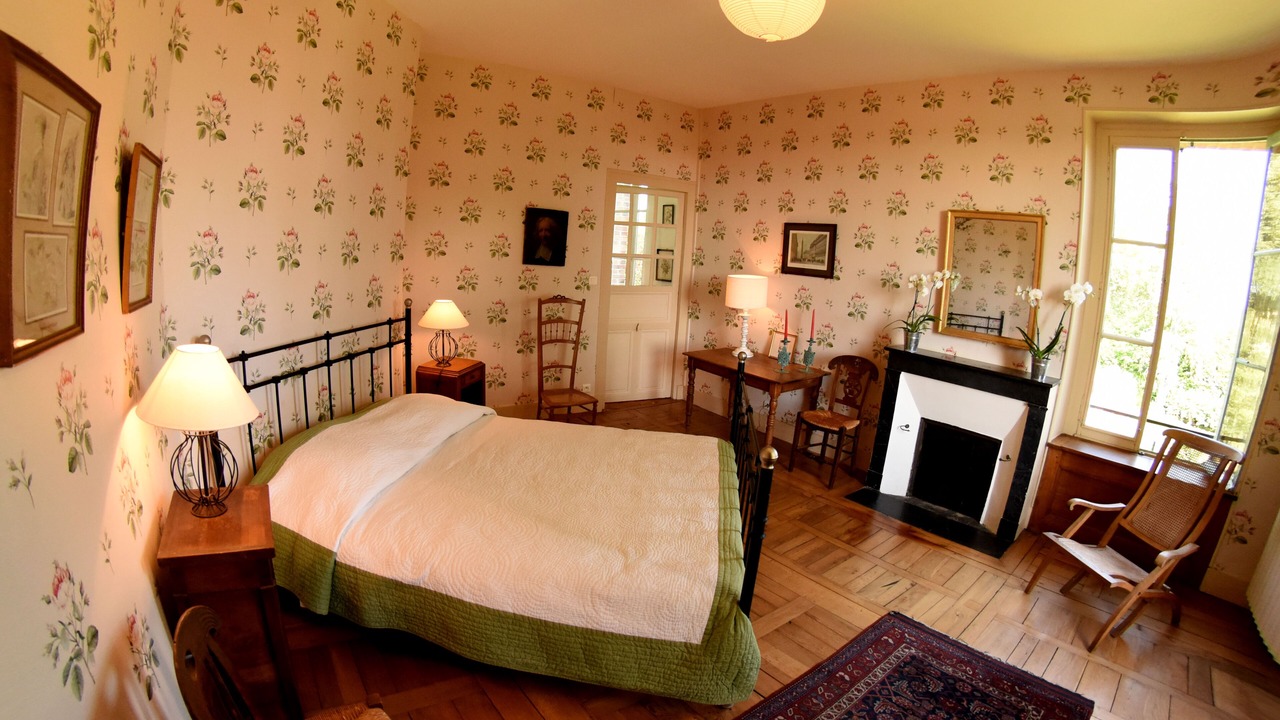 Photo of Bedroom in Le Plessis-Dorin