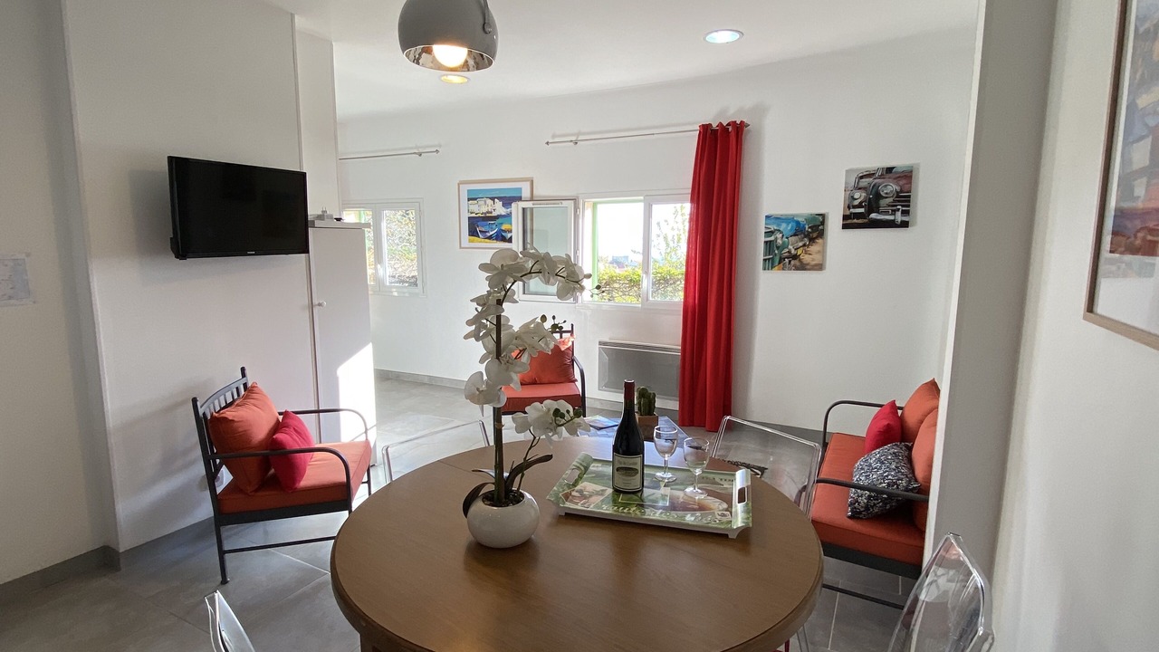 Photo of Others in Cardo