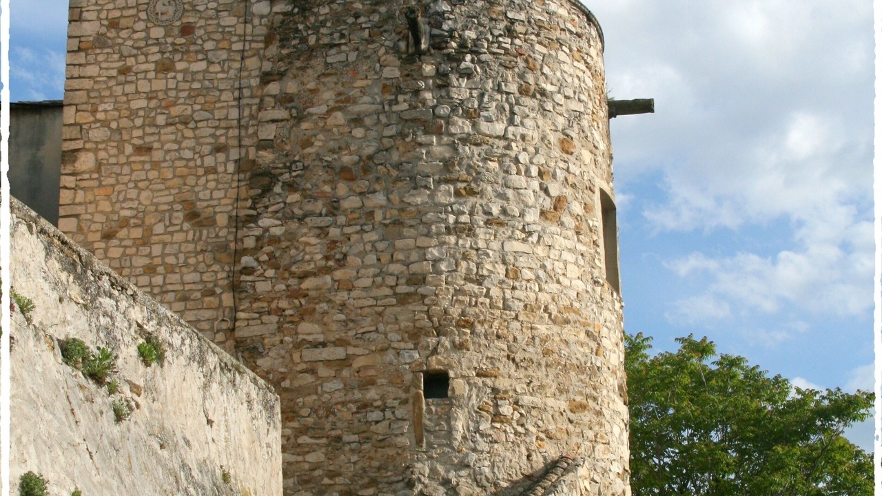 Photo of Others in Sablet