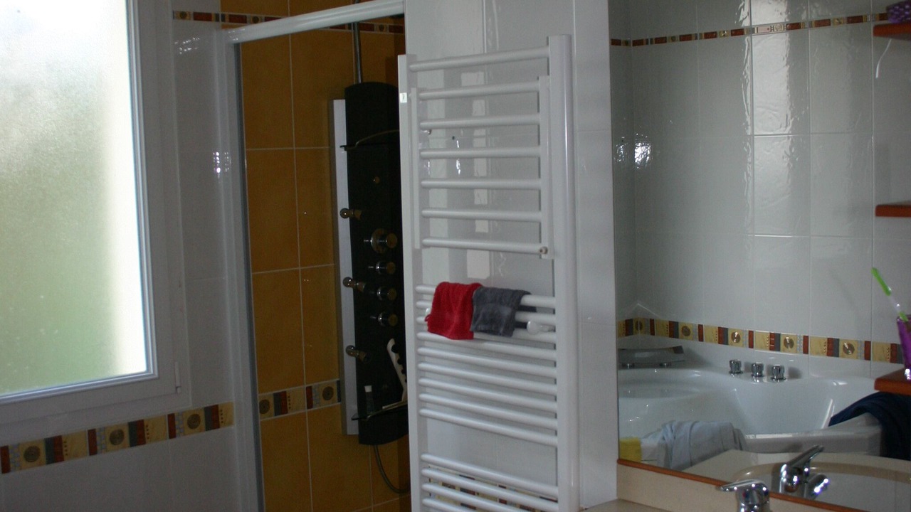 Photo of Bathroom in Carolles
