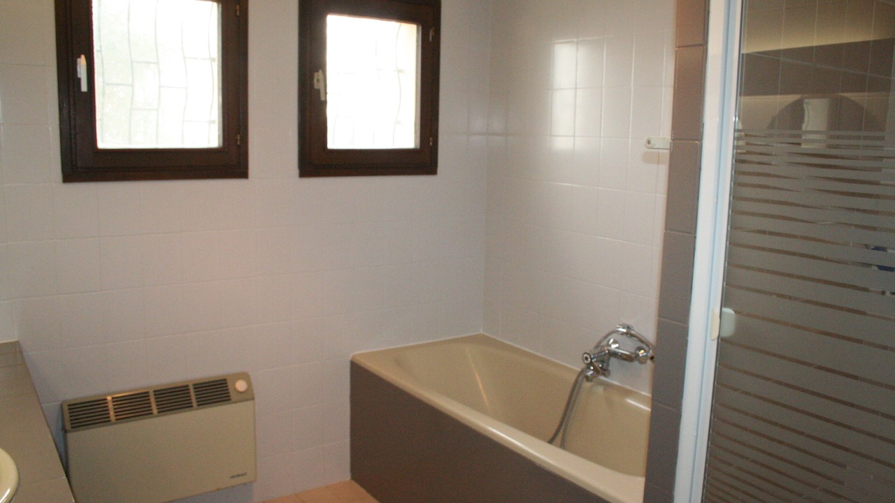 Photo of Bathroom in Saint-Julien-de-Peyrolas