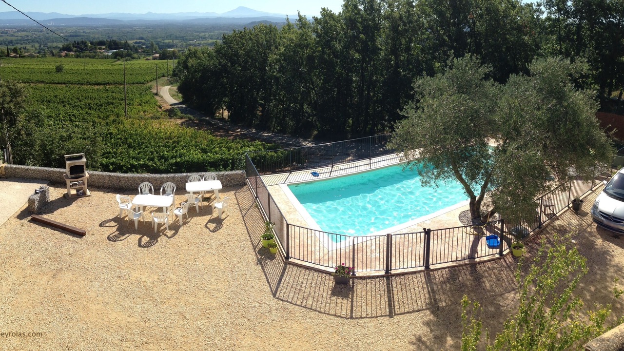 Photo of Outdoor in Saint-Julien-de-Peyrolas