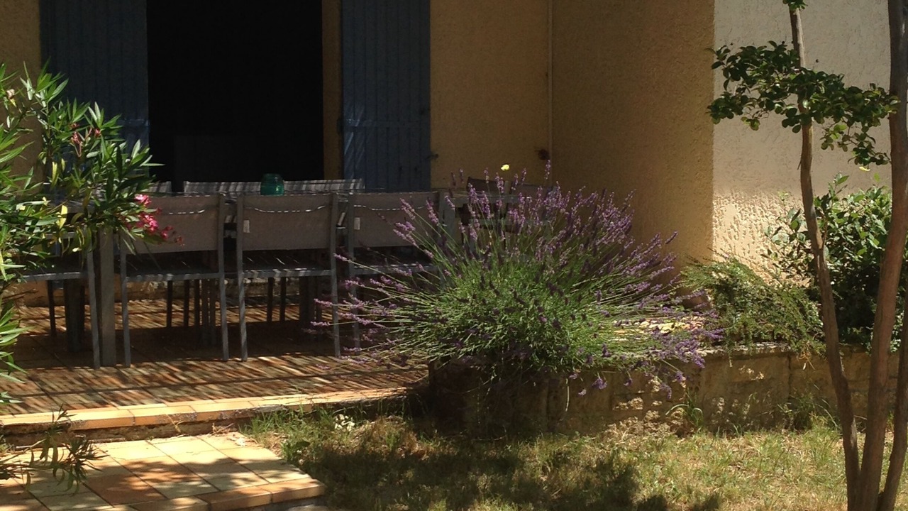 Photo of Patio Balcony in Saint-Julien-de-Peyrolas