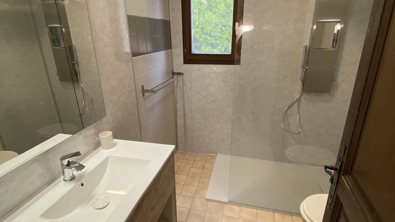 Photo of Bathroom in Saint-Julien-de-Peyrolas
