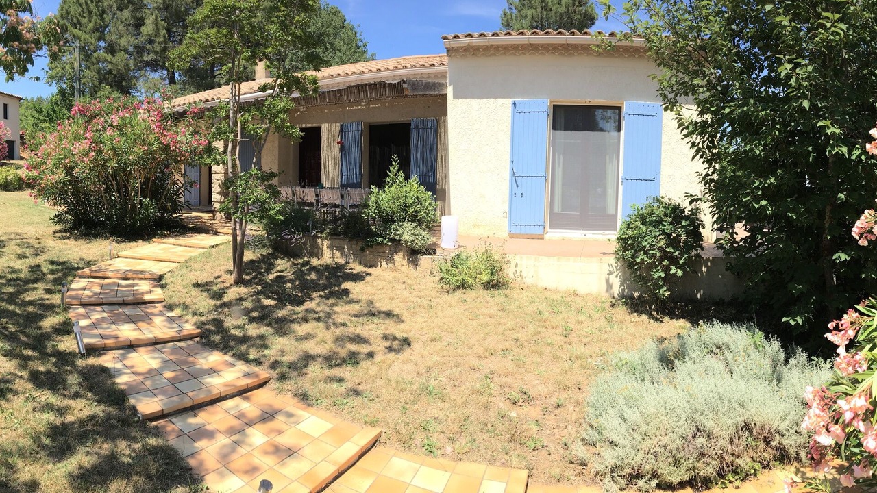 Photo of Outdoor in Saint-Julien-de-Peyrolas