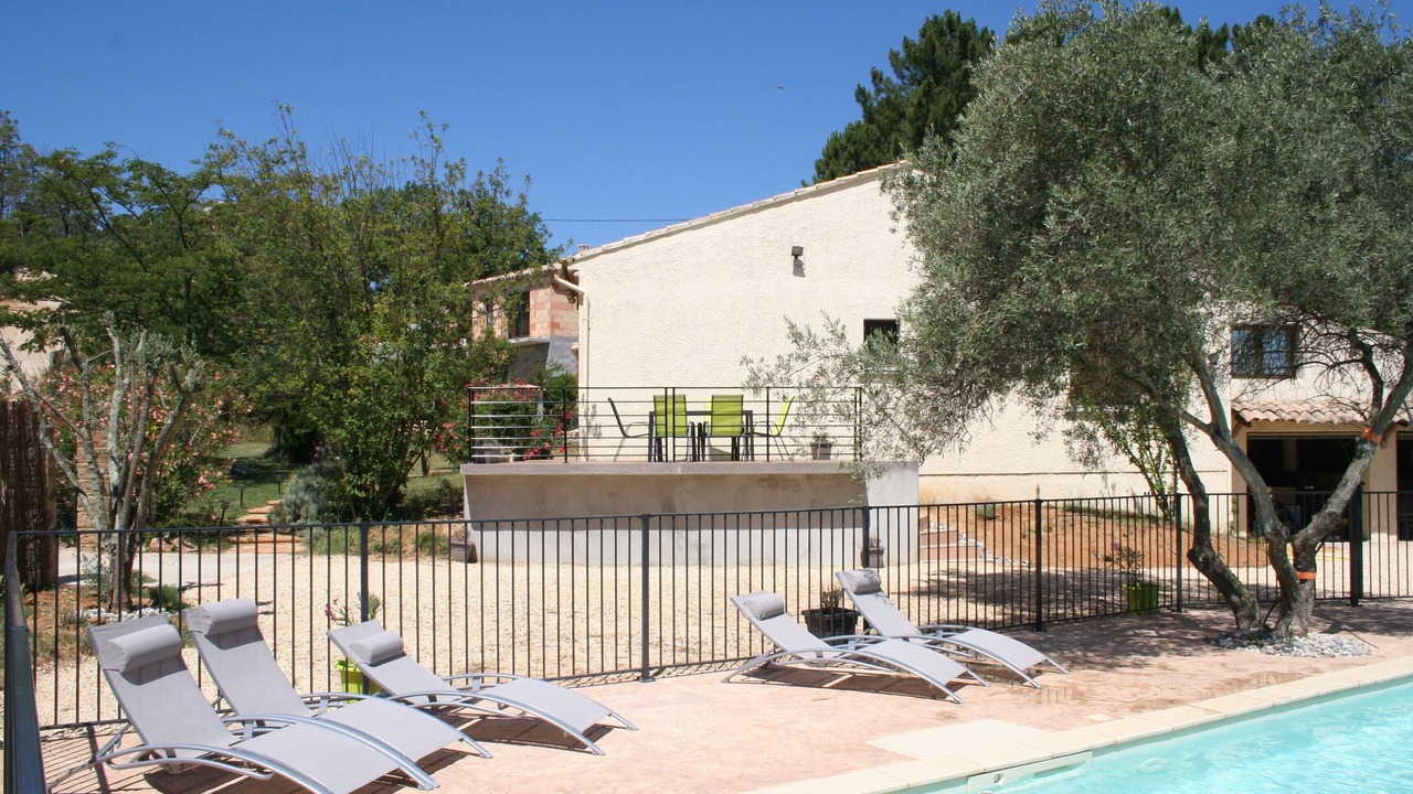 Photo of Outdoor in Saint-Julien-de-Peyrolas