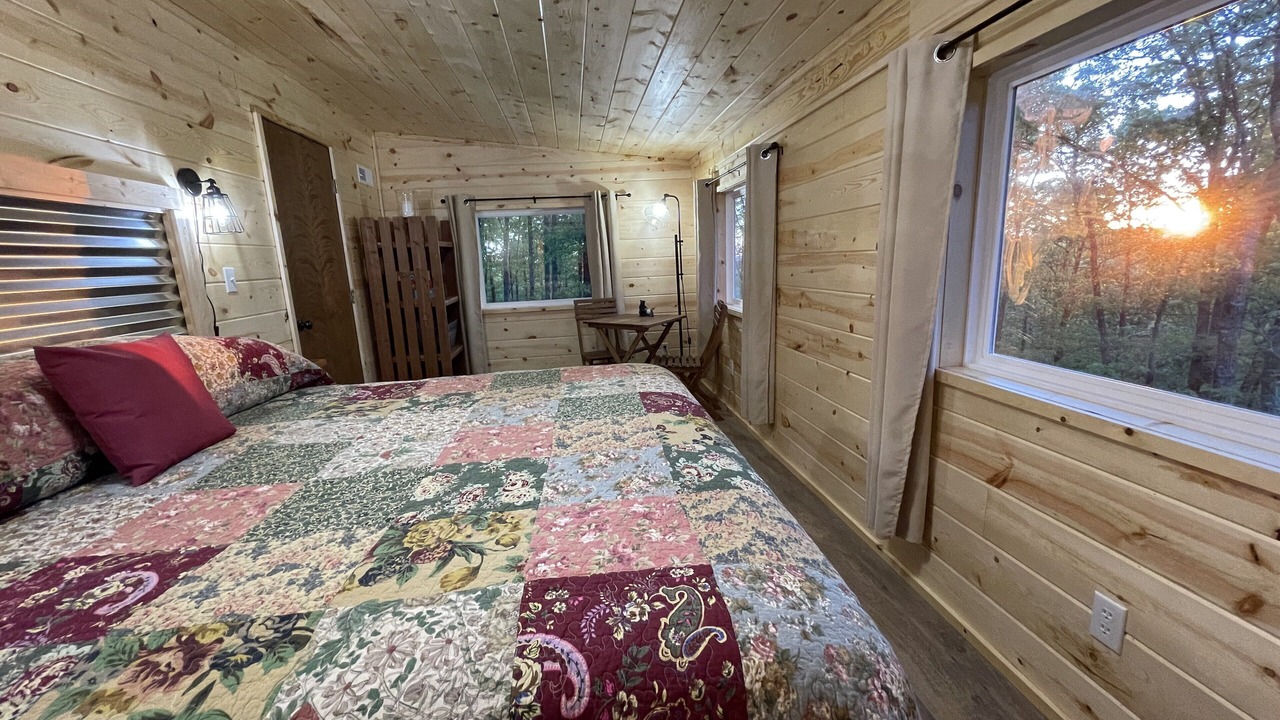Photo of Bedroom in Smithville