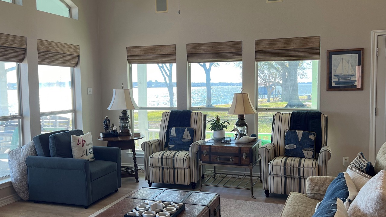 Photo of Livingroom in Enchanted Oaks