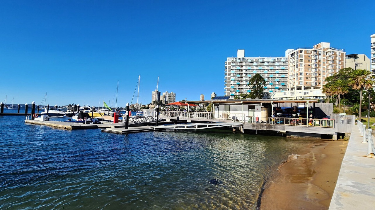 Photo of Others in Elizabeth Bay