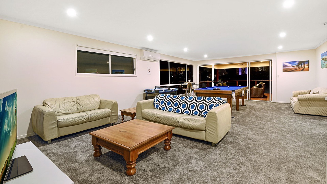 Photo of Livingroom in Broadbeach Waters