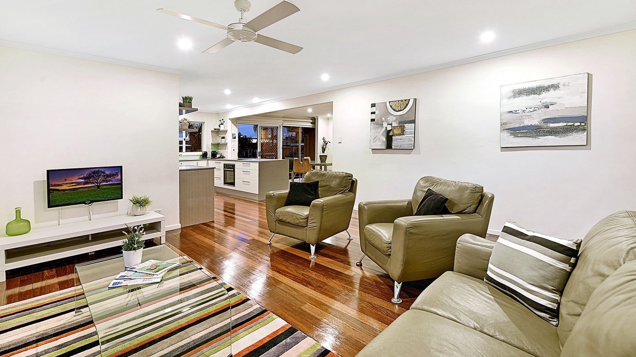 Photo of Livingroom in Broadbeach Waters
