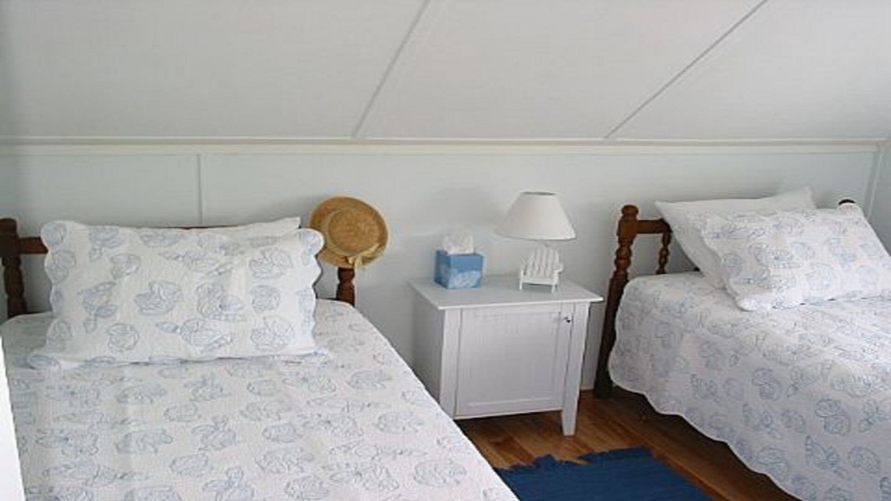 Photo of Others in Eastward Look