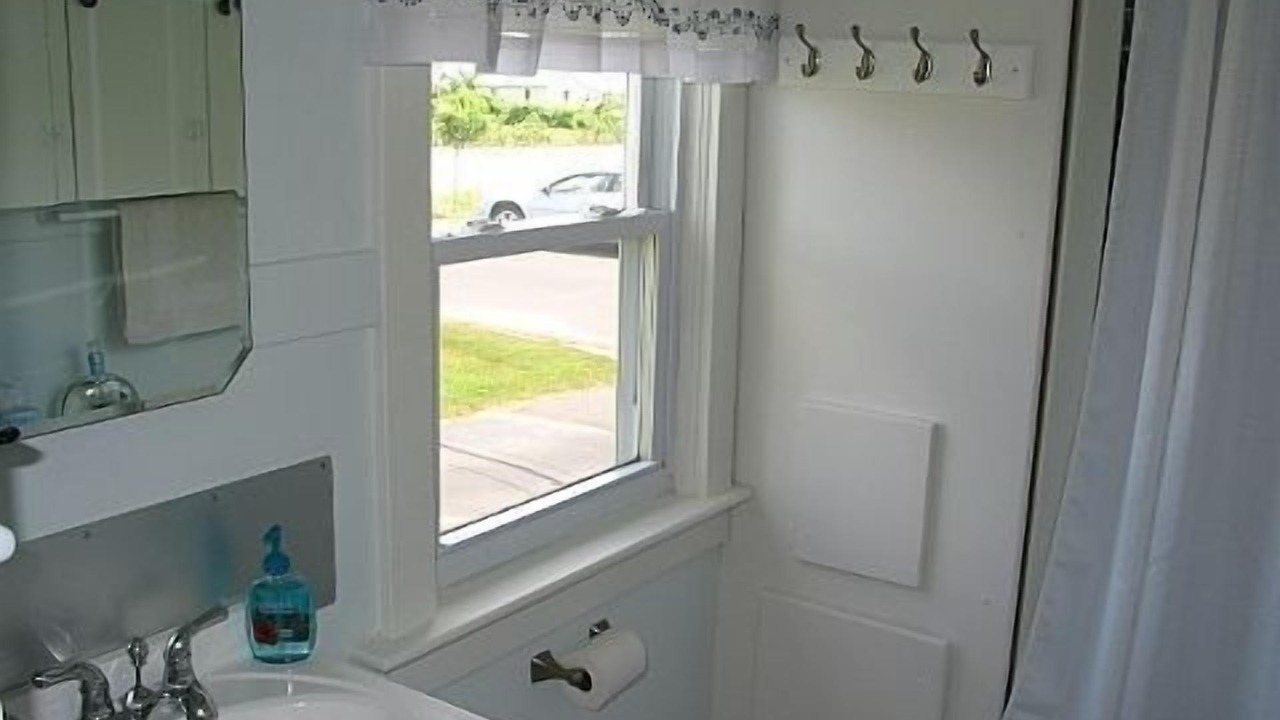 Photo of Bathroom in Eastward Look