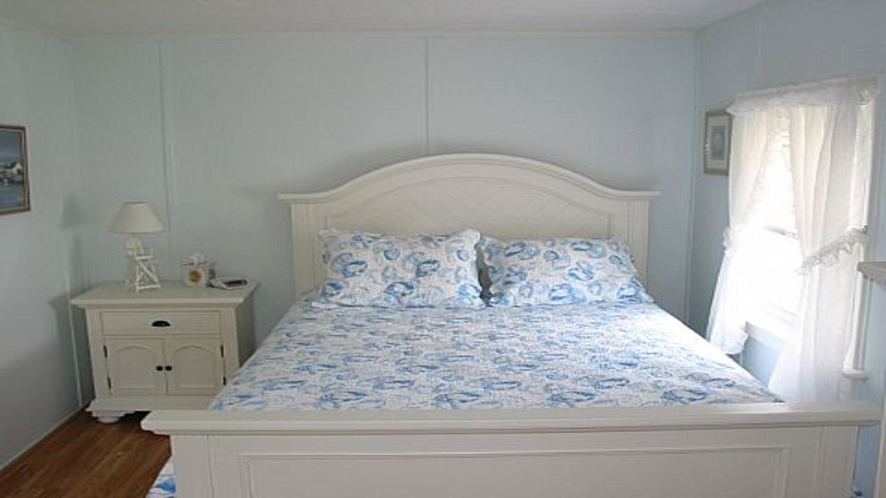 Photo of Others in Eastward Look