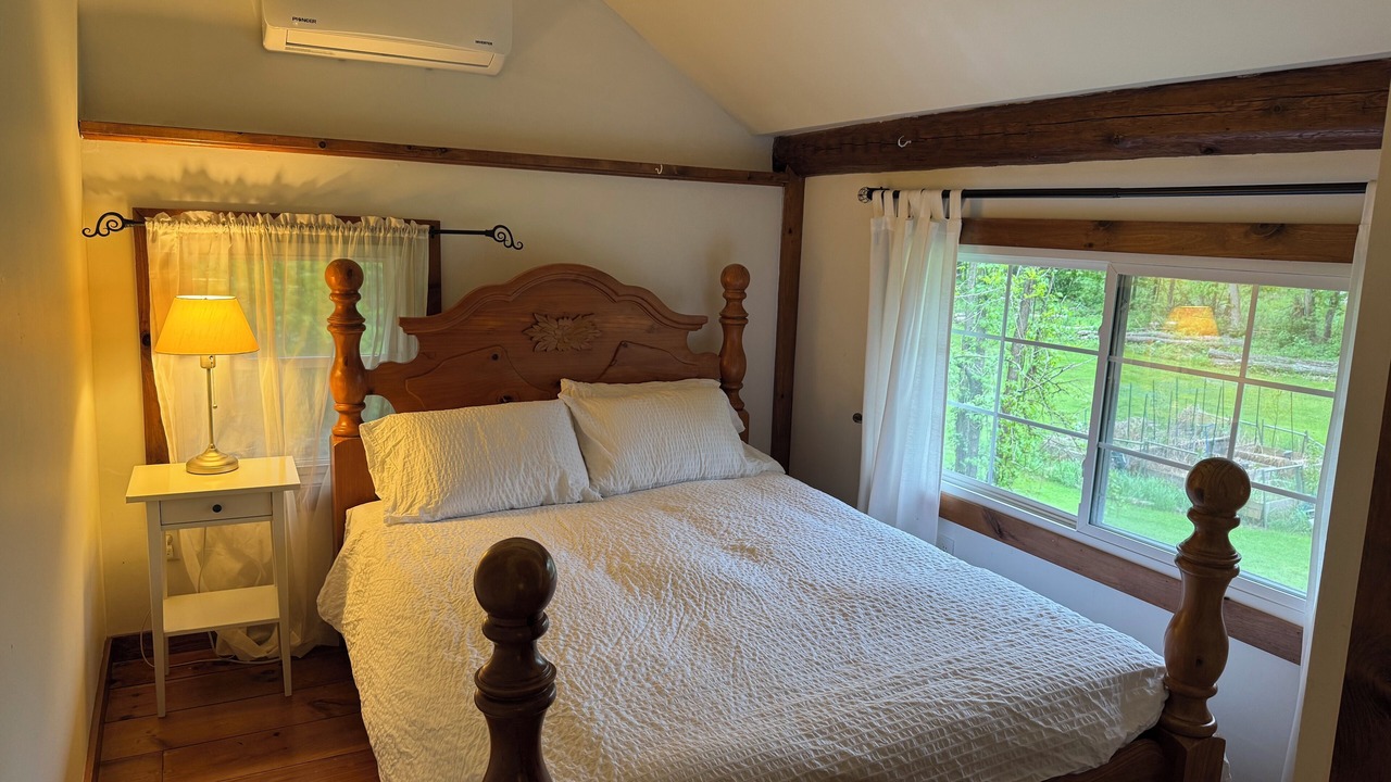 Photo of Bedroom in Mount Vision