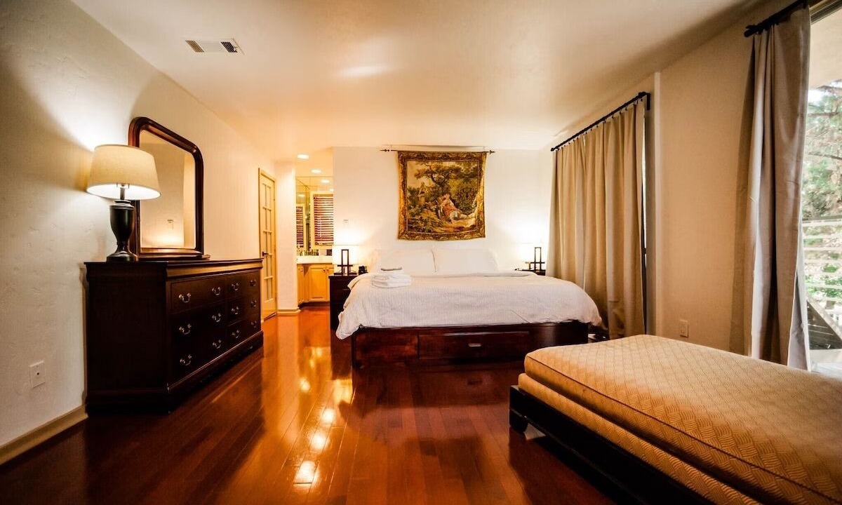Photo of Bedroom in Lakeway