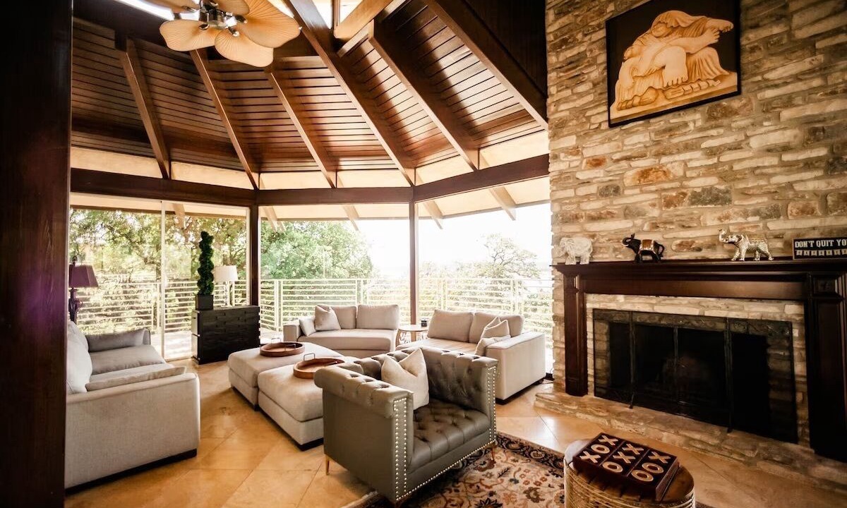 Photo of Livingroom in Lakeway