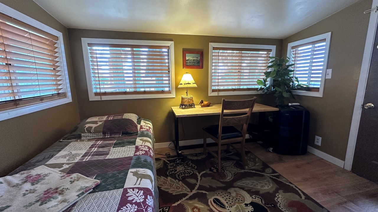 Photo of Bedroom in Chiloquin