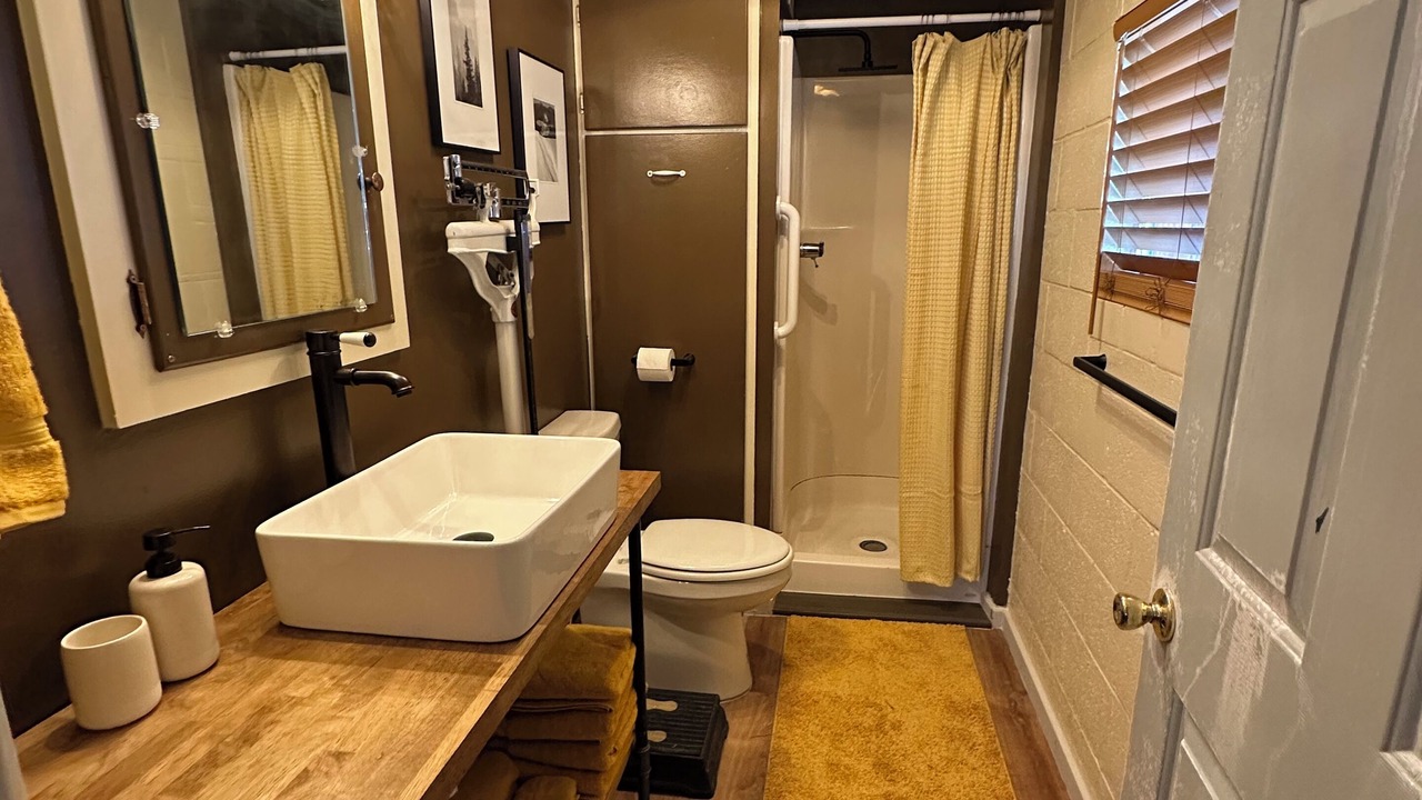 Photo of Bathroom in Chiloquin