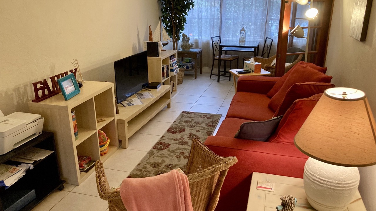 Photo of Livingroom in Elizabeth Mcbrides Raulersons