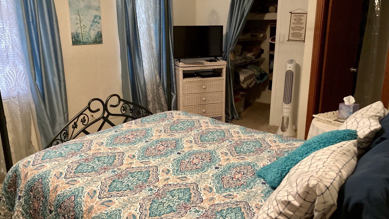 Photo of Bedroom in Elizabeth Mcbrides Raulersons