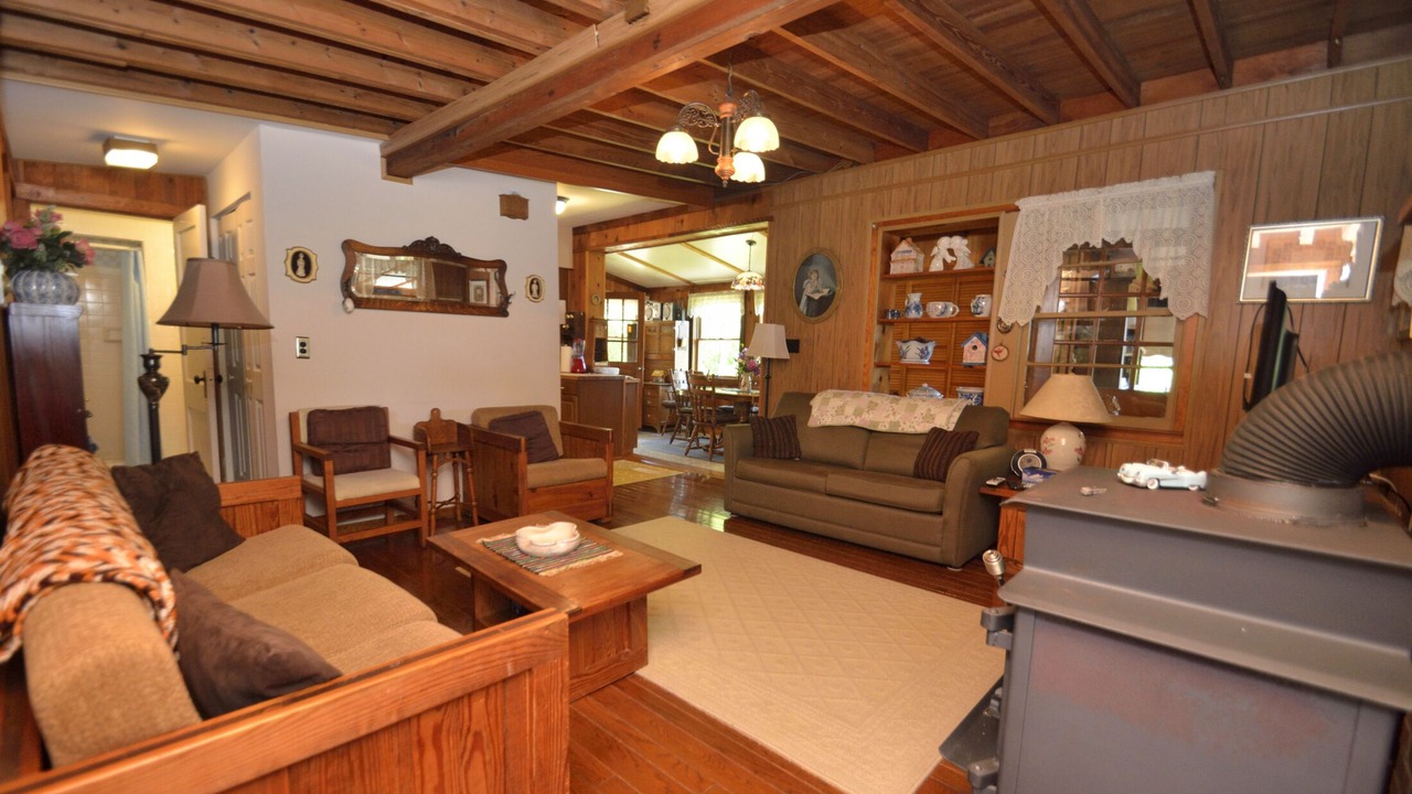 Photo of Livingroom in Haywood