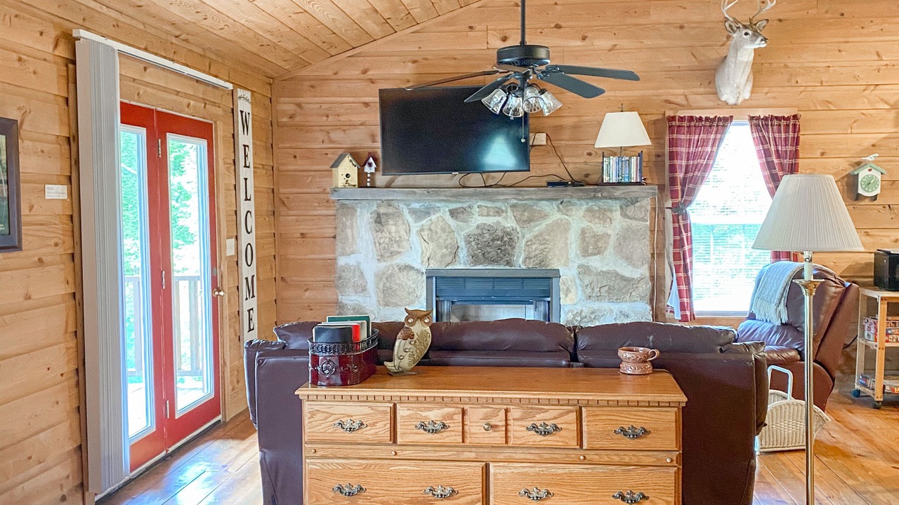 Photo of Livingroom in Muddy Pond
