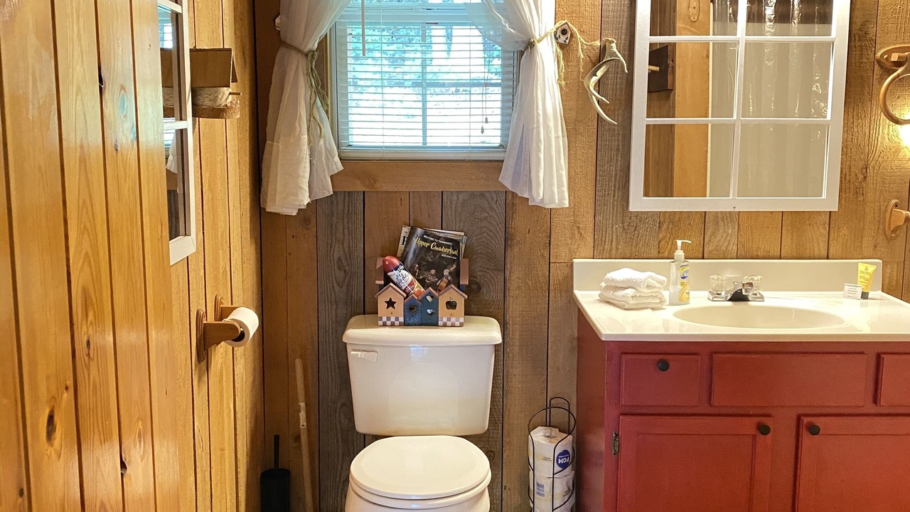 Photo of Bathroom in Muddy Pond