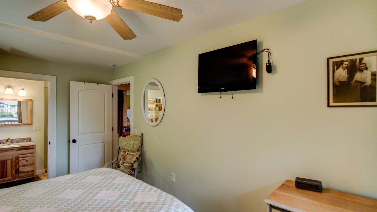Photo of Bedroom in Montague