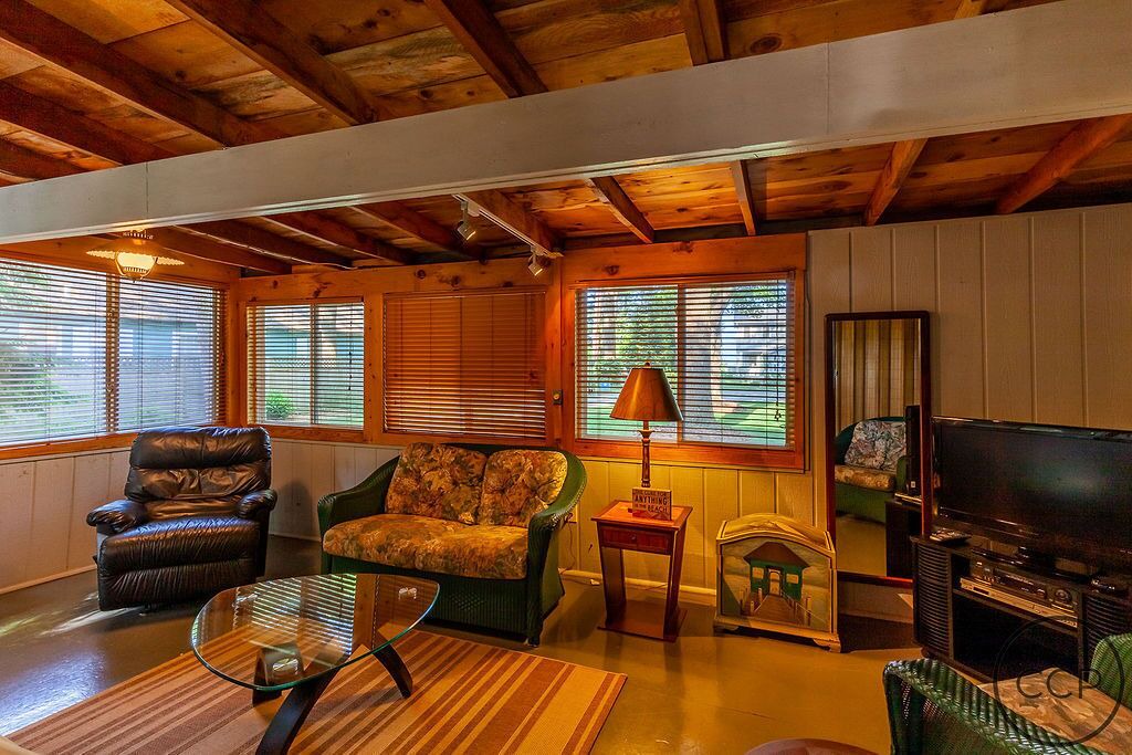 Photo of Livingroom in Montague
