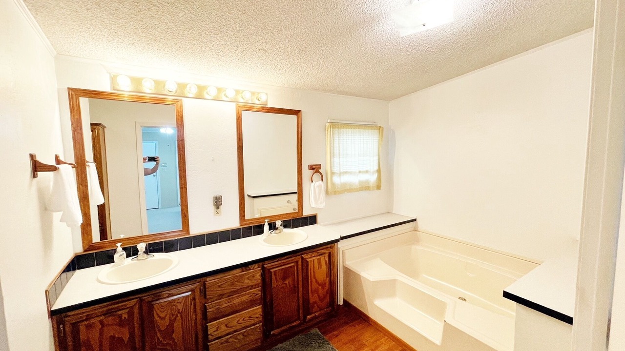 Photo of Bathroom in Utopia