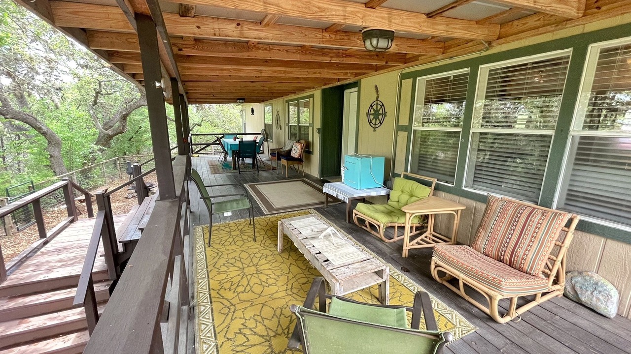 Photo of Patio Balcony in Utopia