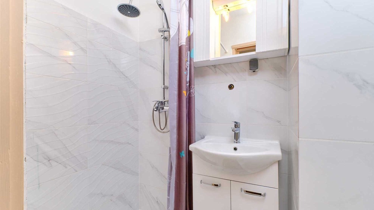 Photo of Bathroom in Cove Murtar
