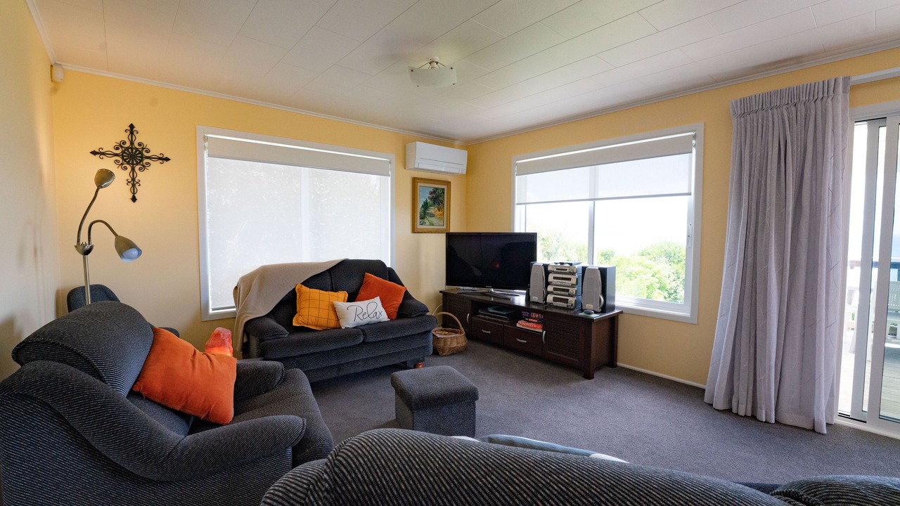 Photo of Livingroom in Maketu