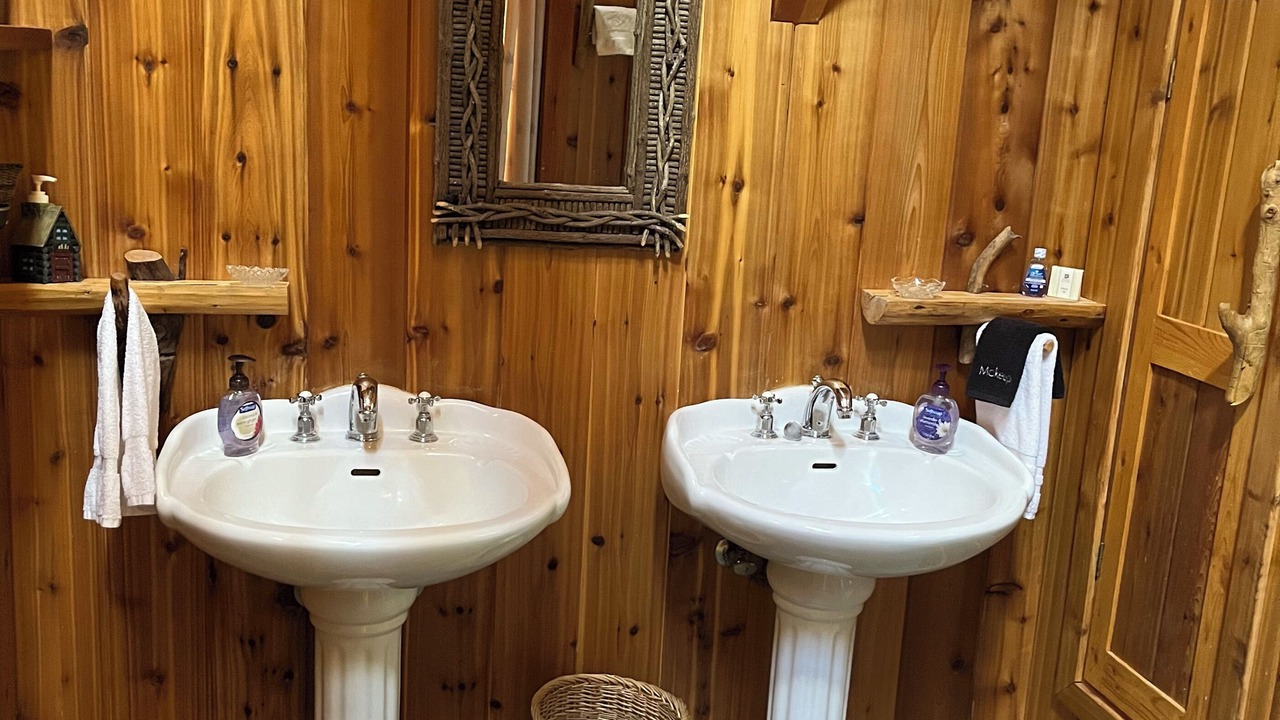Photo of Bathroom in Sunnyside
