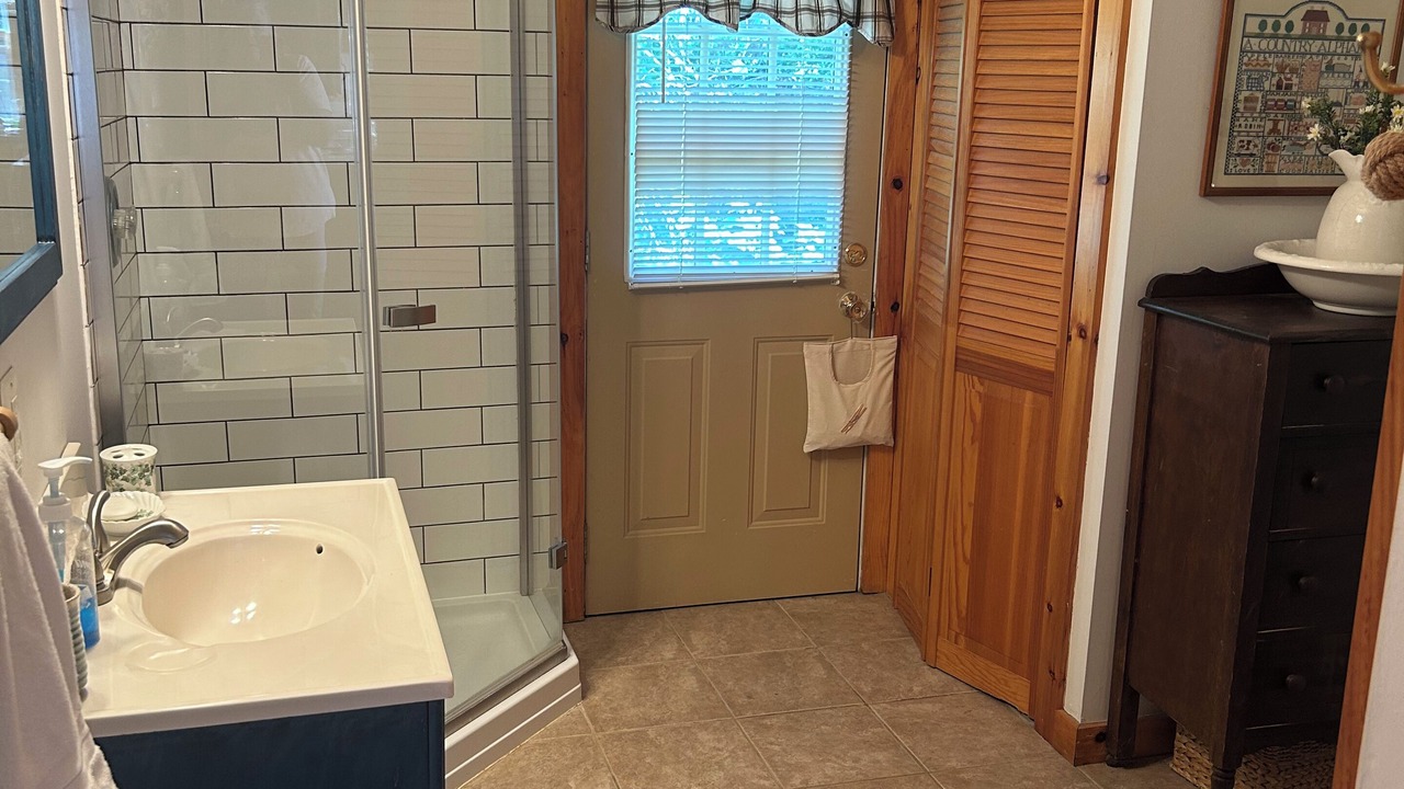 Photo of Bathroom in Frontenac