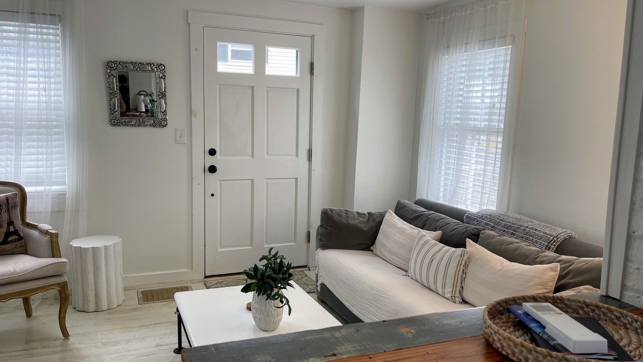 Photo of Livingroom in Marblehead