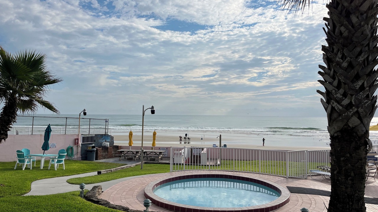 Photo of Outdoor in Cate Gray