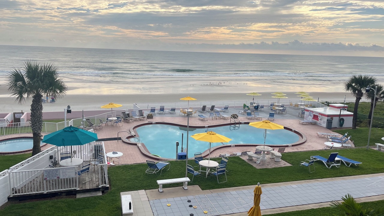 Photo of Outdoor in Cate Gray