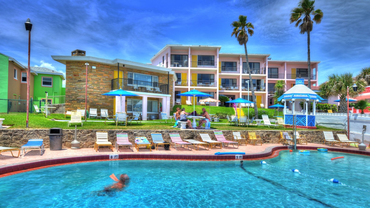 Photo of Outdoor in Cate Gray