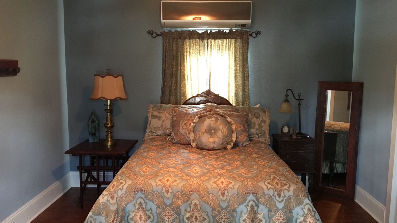 Photo of Bedroom in Iberia Parish